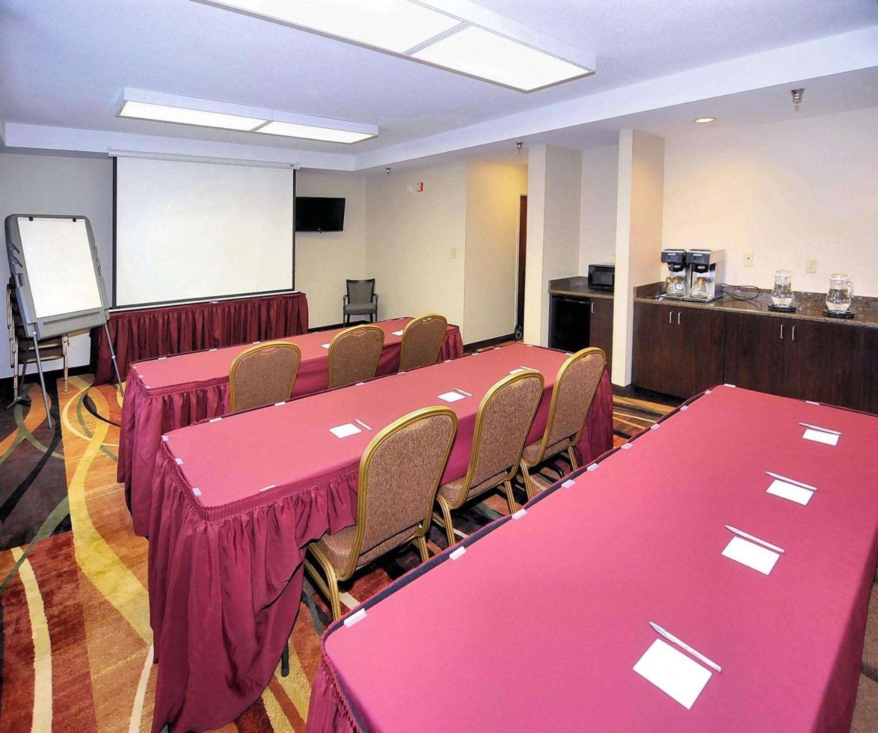 Hampton Inn Eden Екстер'єр фото
