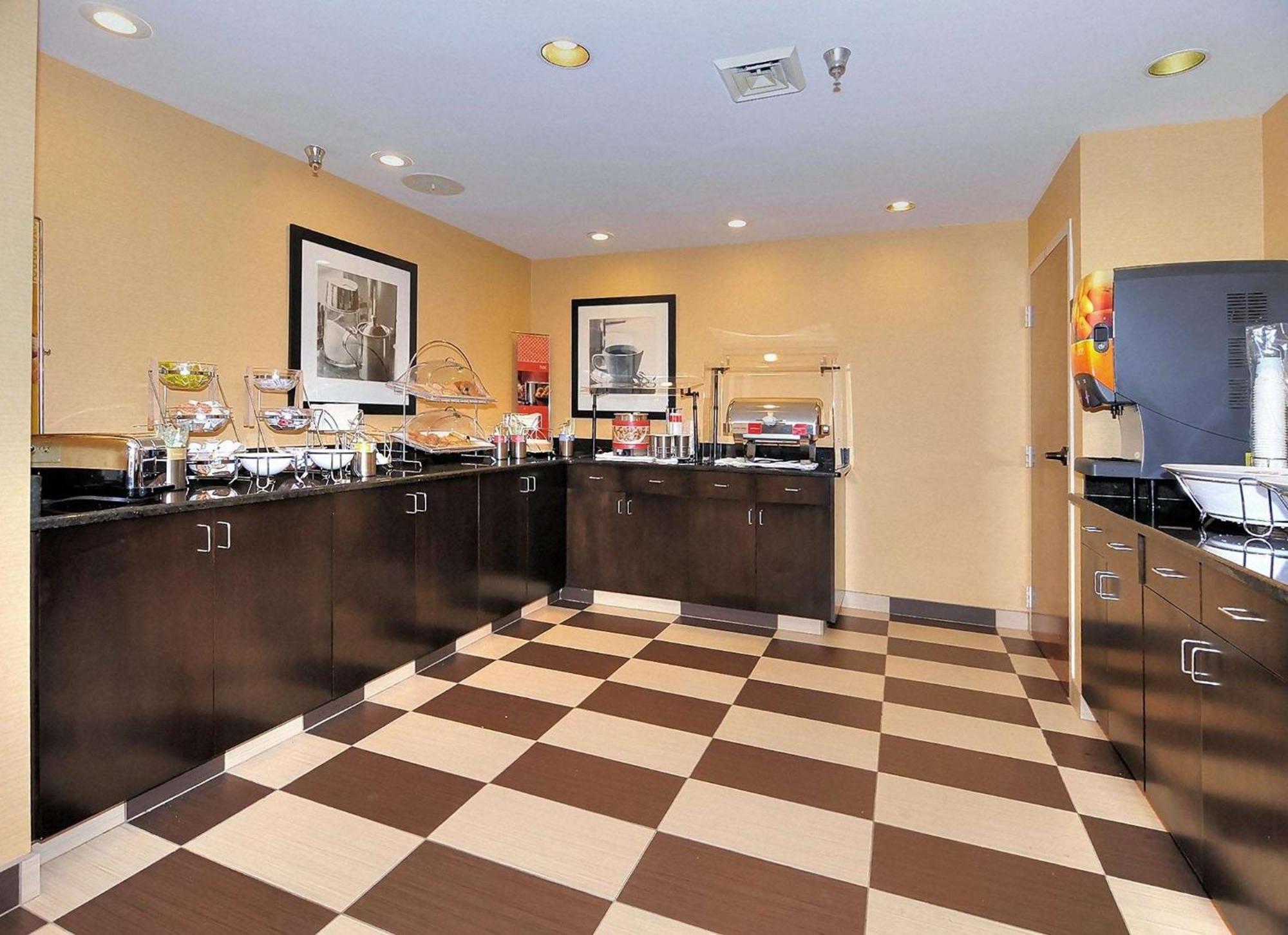 Hampton Inn Eden Екстер'єр фото