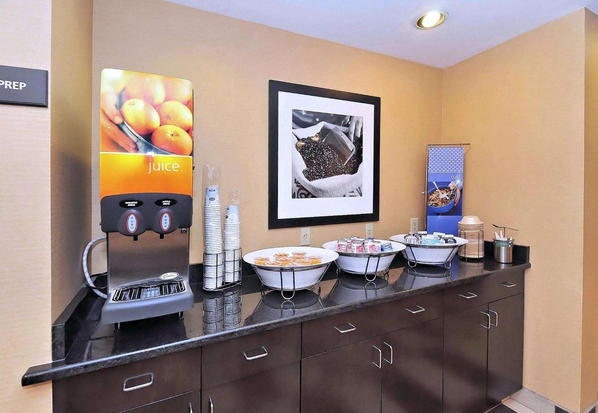 Hampton Inn Eden Екстер'єр фото