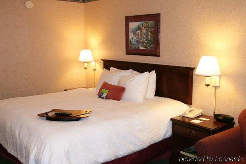 Hampton Inn Eden Номер фото